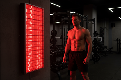 Atleet gebruikt PRO-6000-FS7 roodlicht paneel in gym